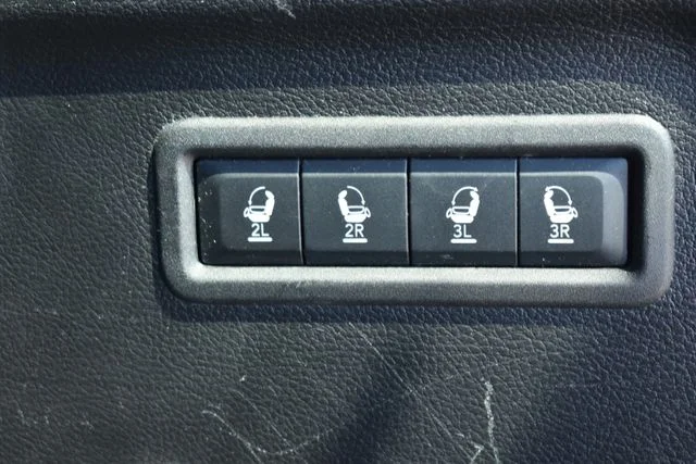 Used 2024 White Jeep Series III image 21