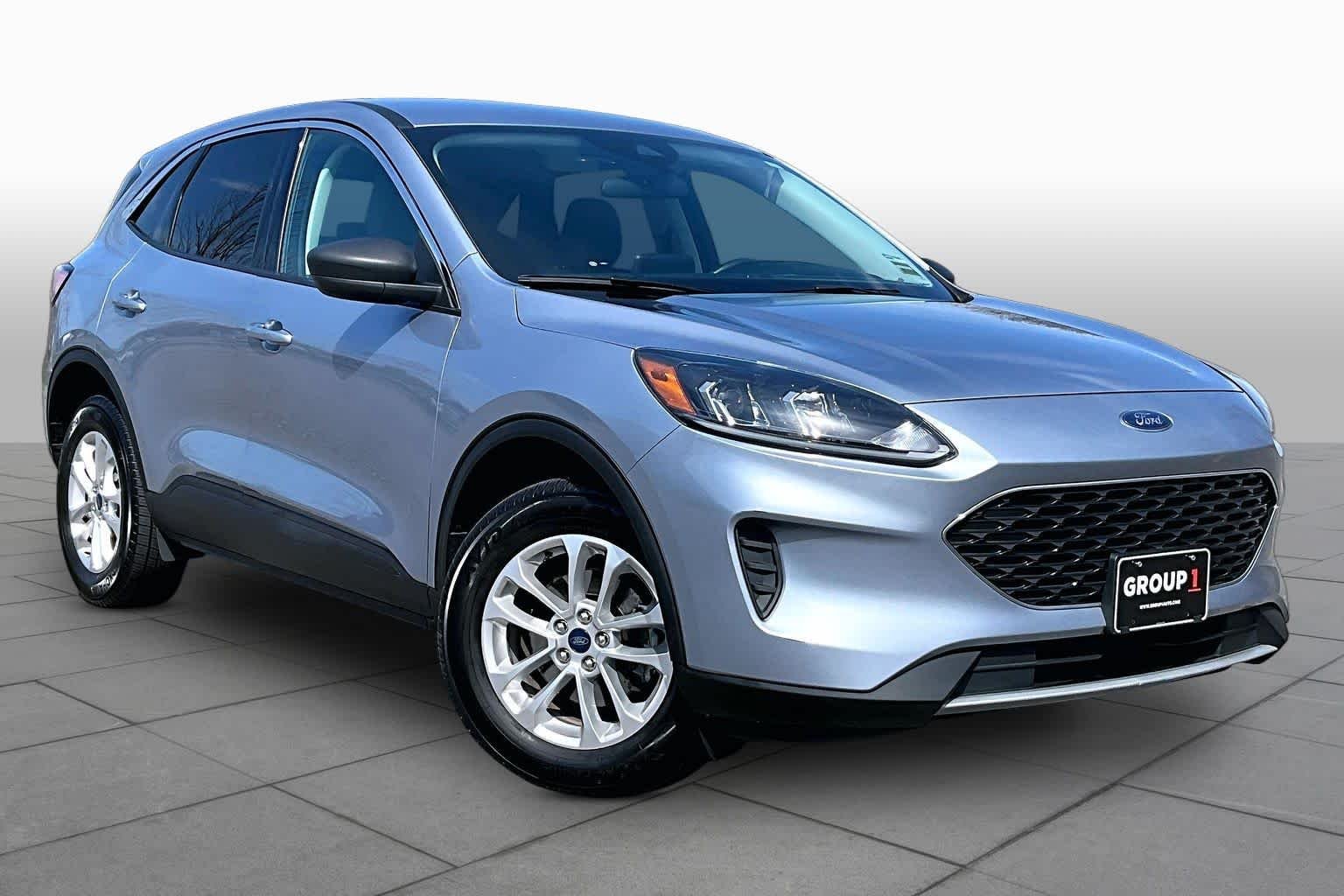 Used 2022 Iced Blue Silver Ford SE image 3