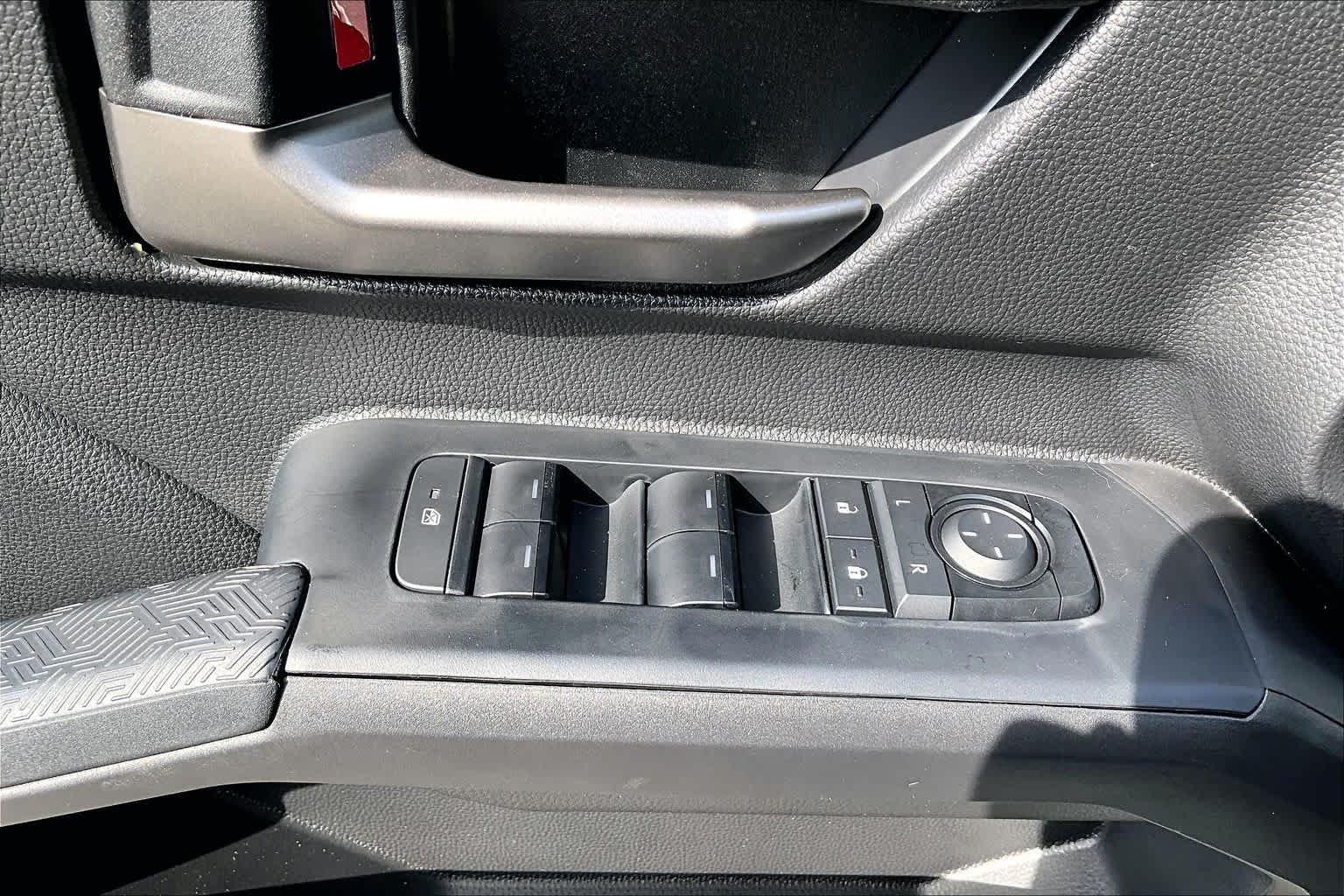 2025 Toyota Tacoma TRD Off Road - Photo 20