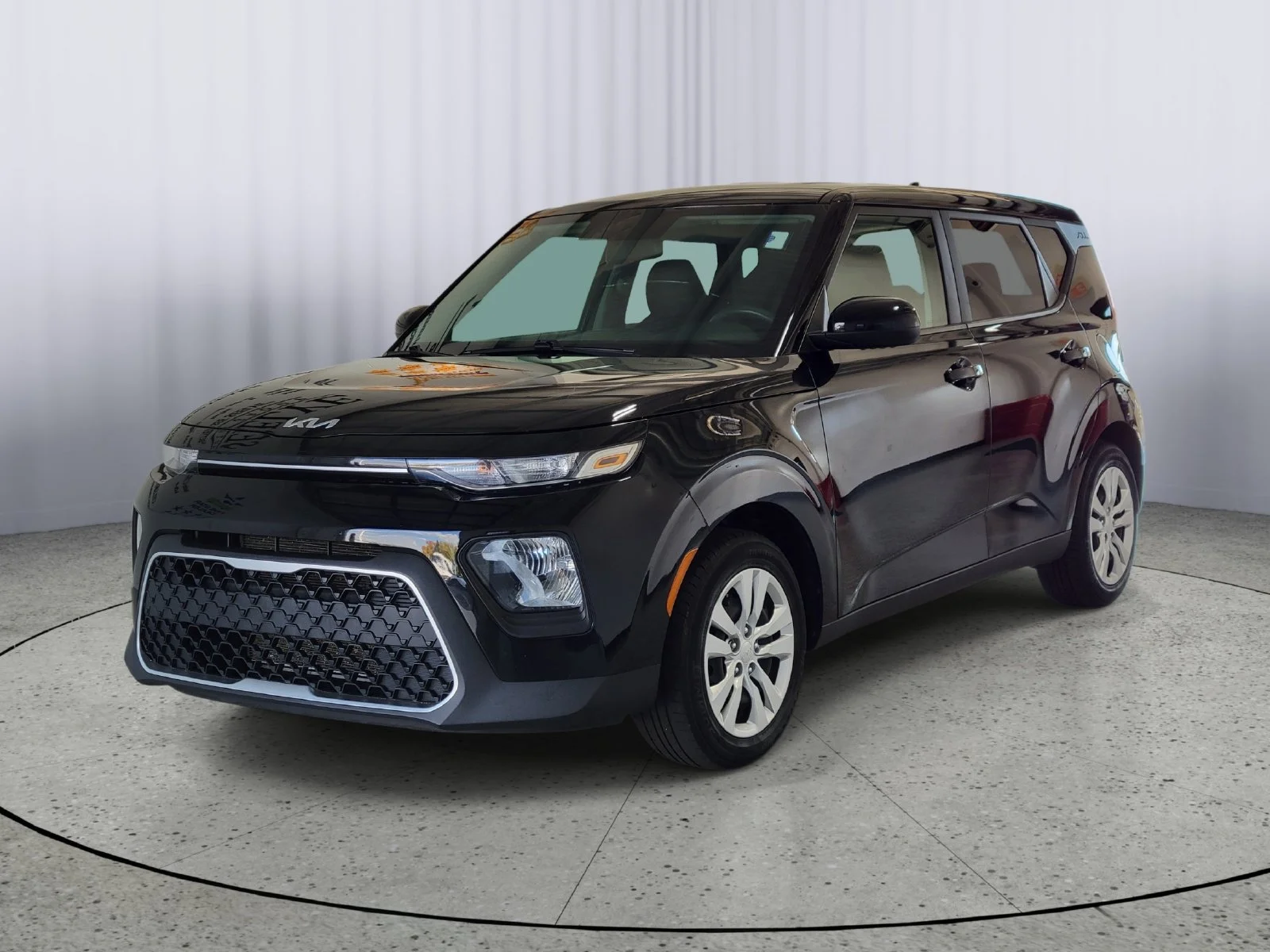 Used 2022 Black Kia LX image 4