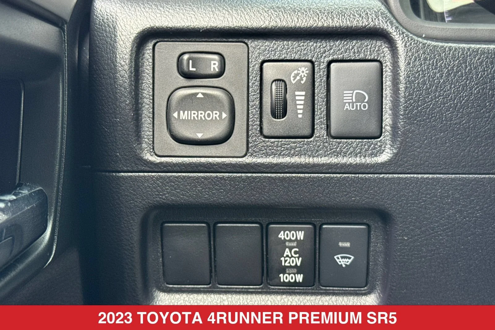Used 2023 CLASSIC SILVER METALLIC Toyota SR5 Premium image 32