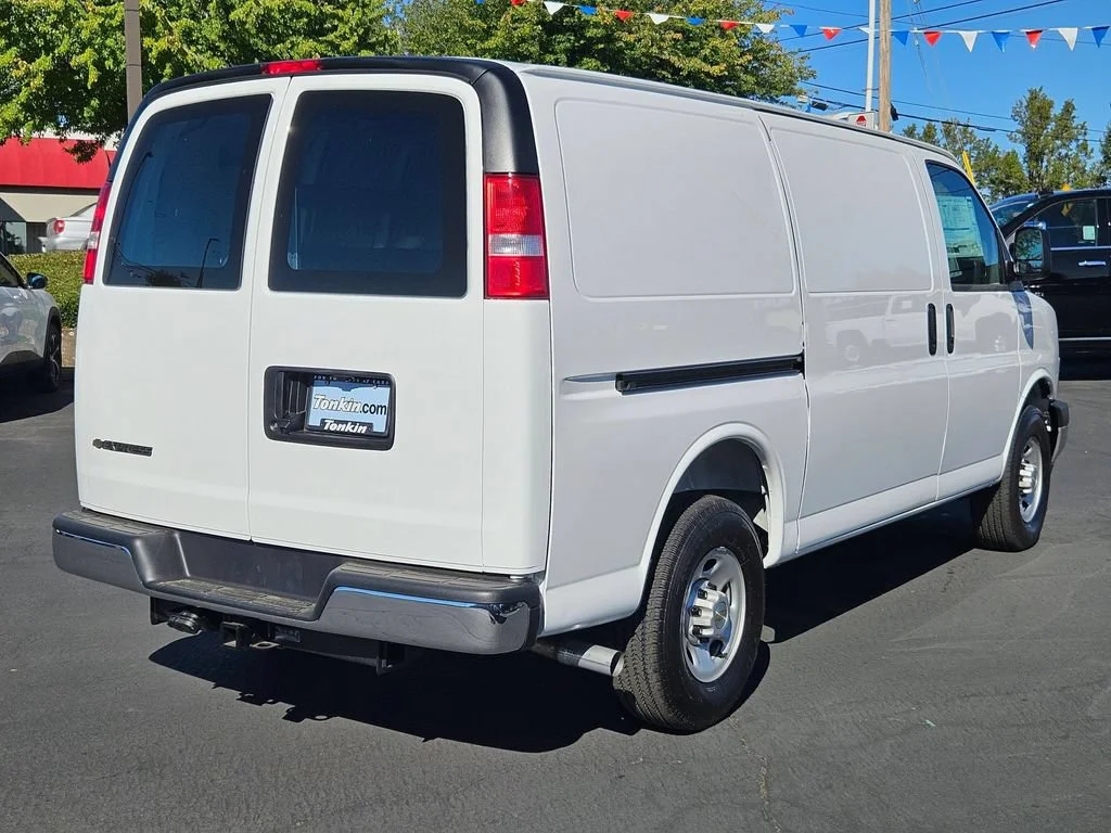 2025 Chevrolet Express Cargo Work Van - Photo 6