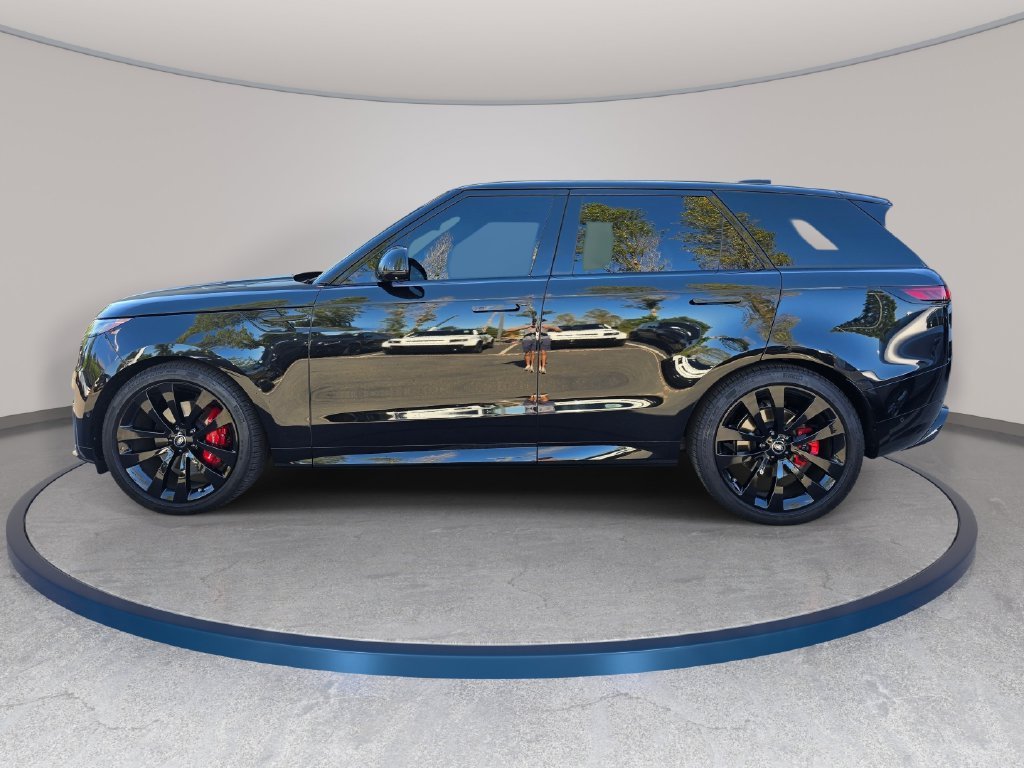 Certified Used 2025 Black Land Rover Dynamic SE image 8