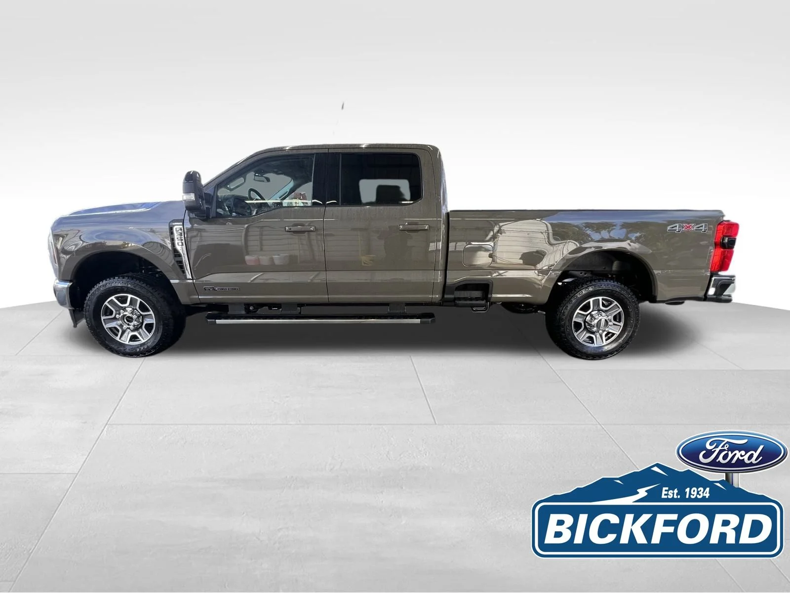New 2026 Gray Ford Lariat image 9