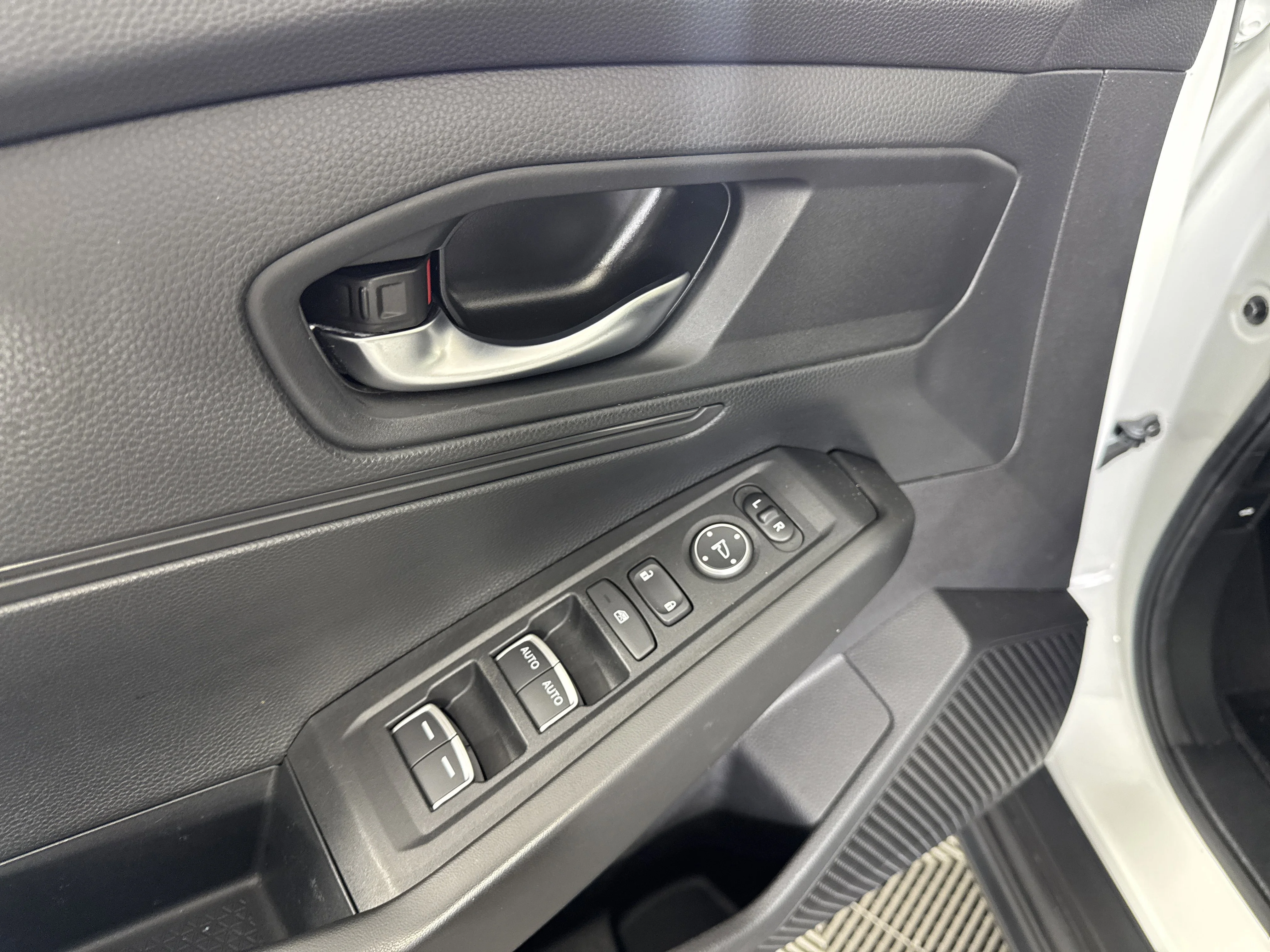 Used 2024 Platinum White Pearl Honda LX image 14