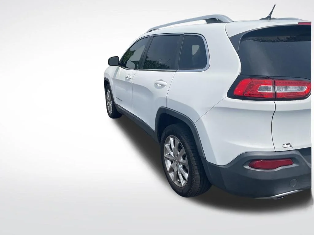 Used 2015 White Jeep Limited image 10
