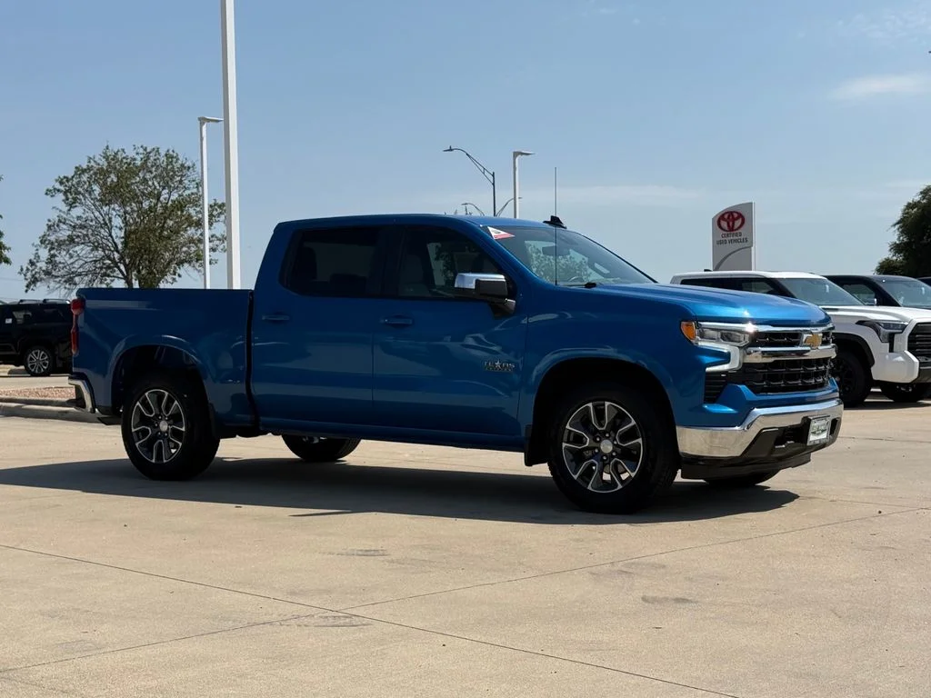 Used 2023 Blue Chevrolet LT image 6