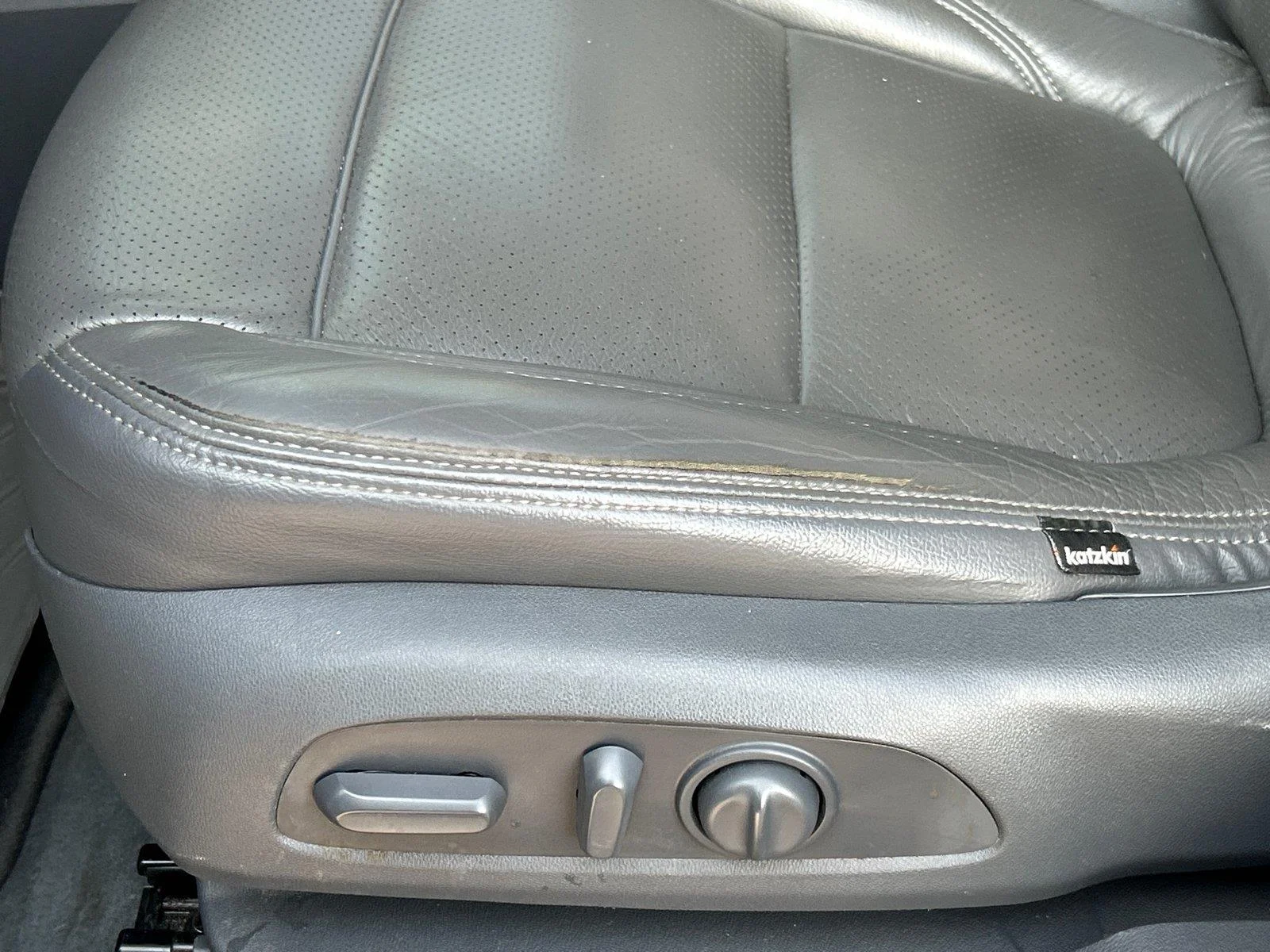 Used 2021 SILVER ICE METALLIC Chevrolet LT image 18