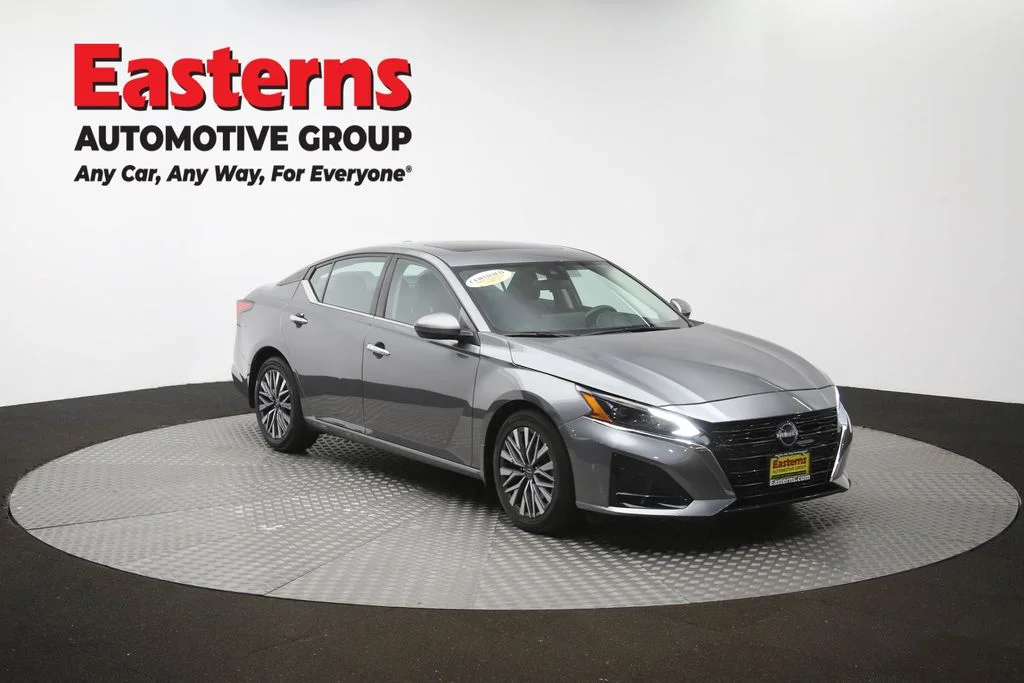 Used 2023 Gray Nissan 2.5 SV image 49