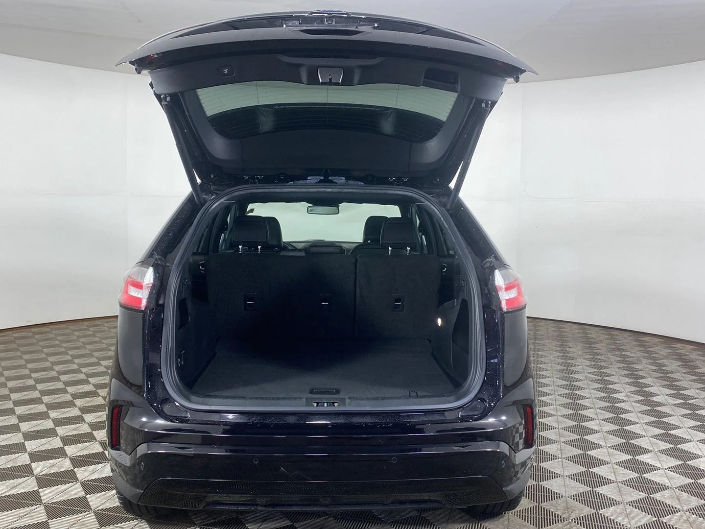 Used 2023 Agate Black Ford ST-Line image 19