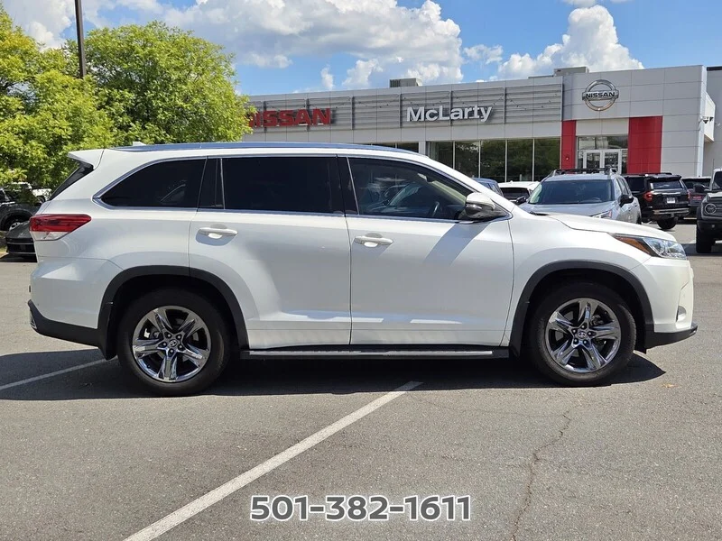 Used 2019 Blizzard Pearl TOYOTA LIMITED V6 FWD image 6