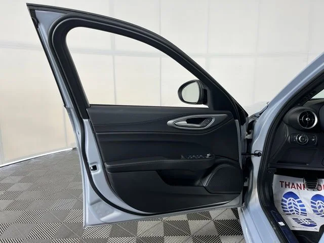2026 Alfa Romeo Giulia Base - Photo 15