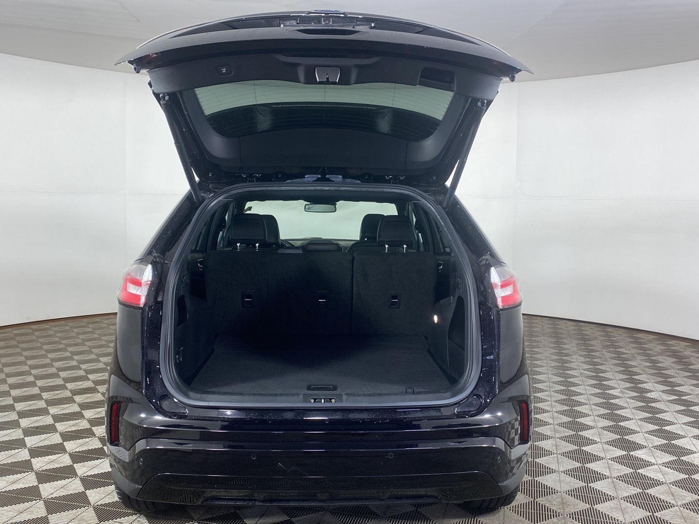 Used 2023 Agate Black Ford ST-Line image 19