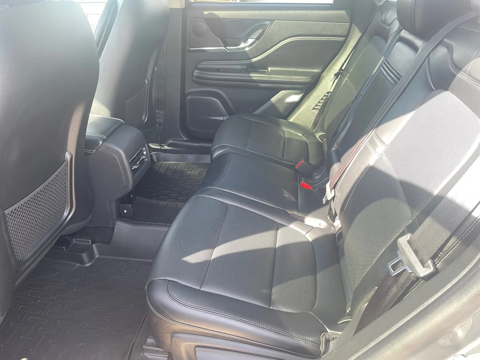 Used 2025 GRAY Lincoln PREMIERE AWD image 18