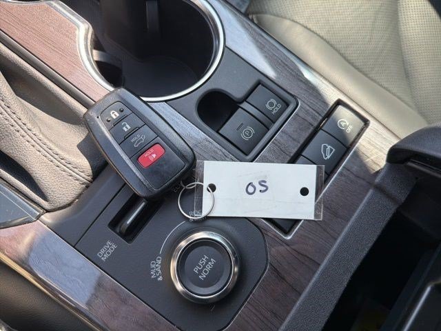 Used 2021 Blizzard Pearl Toyota Platinum image 34