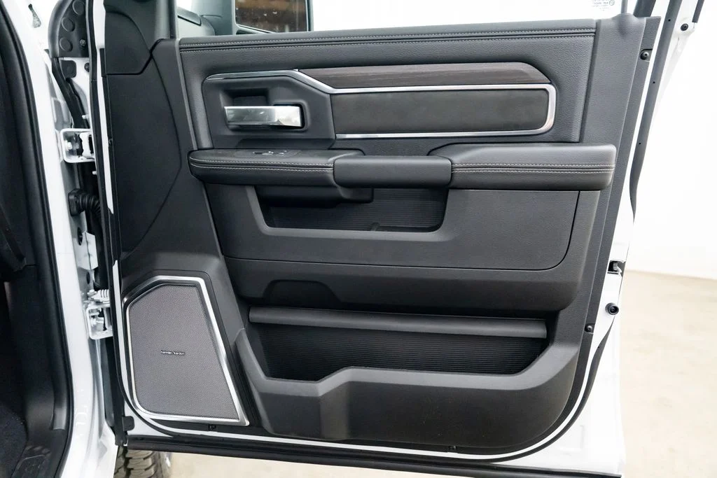 New 2026 Bright White Clear-Coat Exterior Paint RAM Laramie image 30