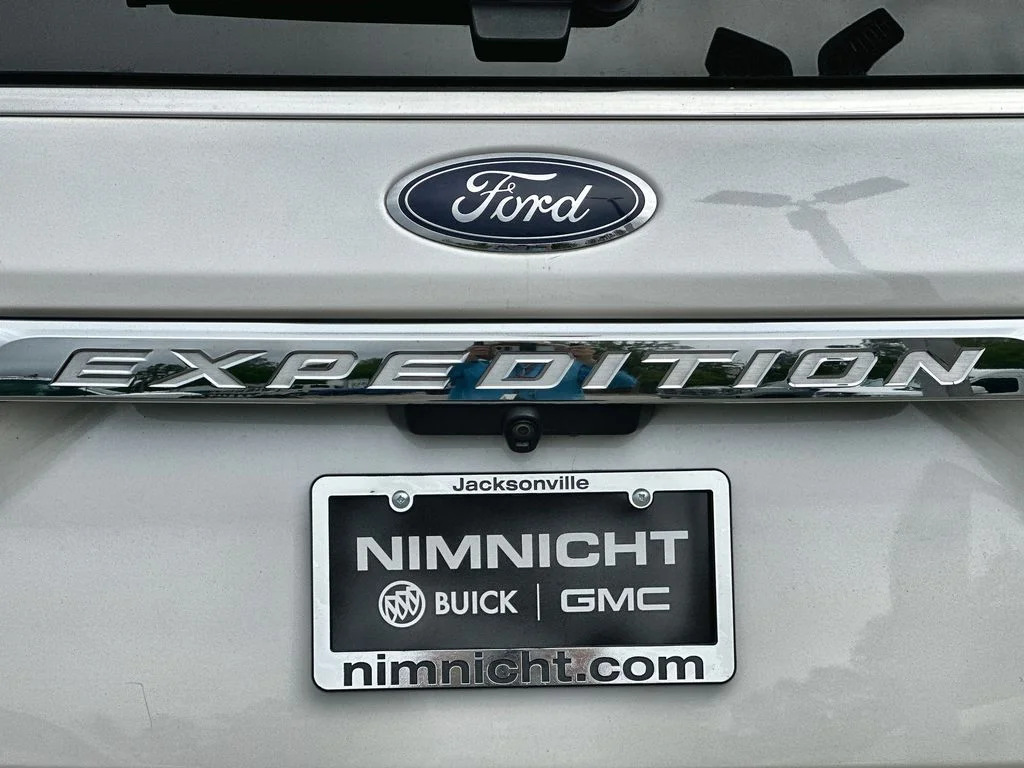 Used 2019 White Platinum Metallic Tri-Coat Ford Limited image 31