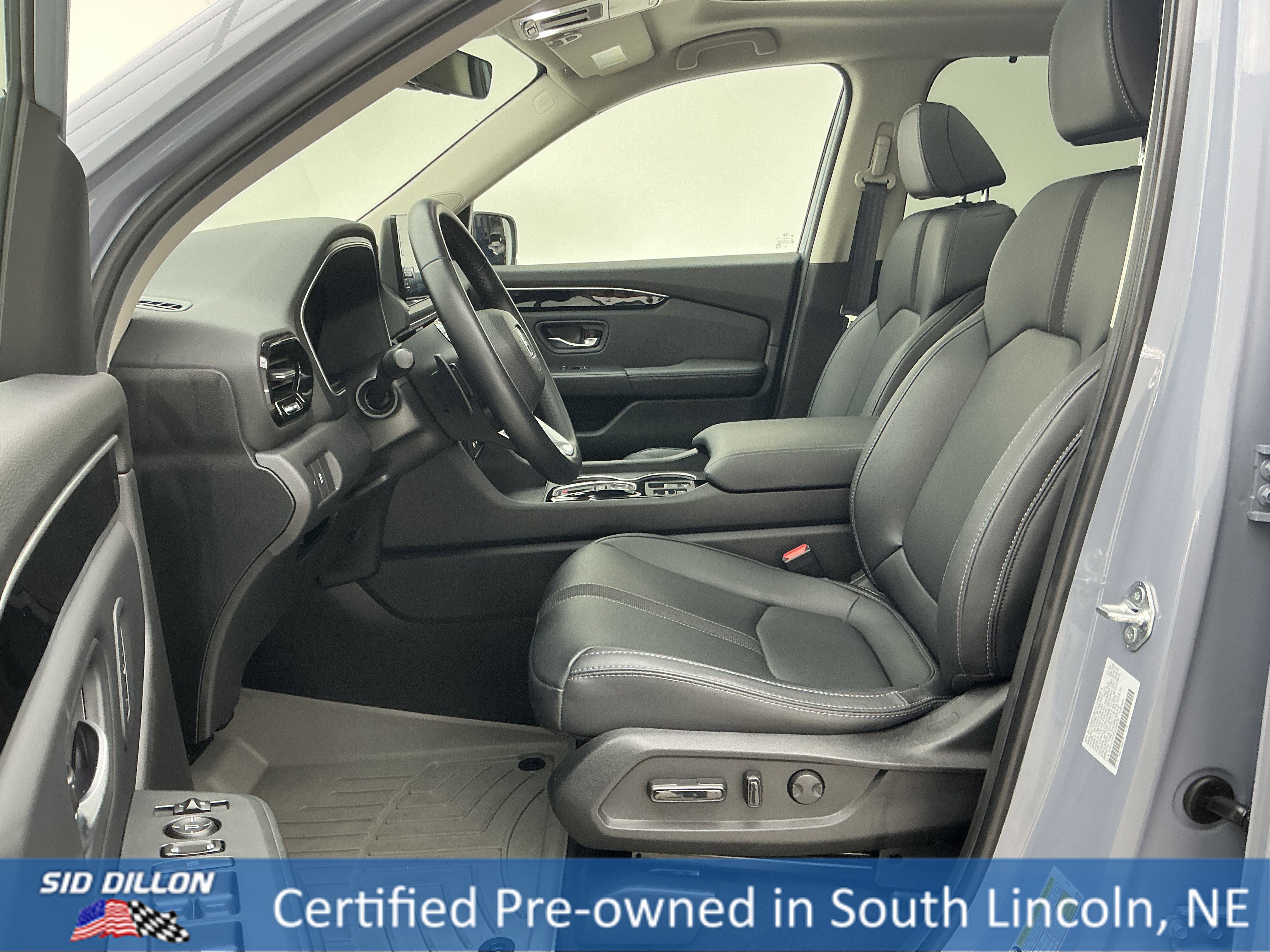 Used 2025 Green Honda Touring image 17