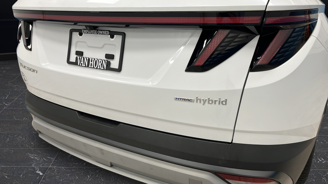 Used 2025 Creamy White Pearl Hyundai SEL Convenience image 40