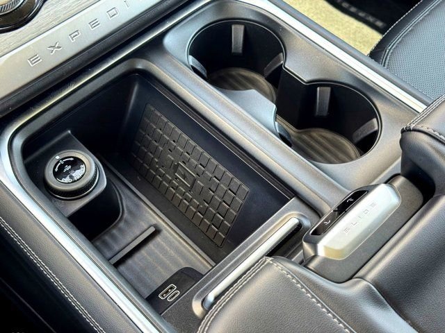 Used 2025 Black Ford Platinum image 30