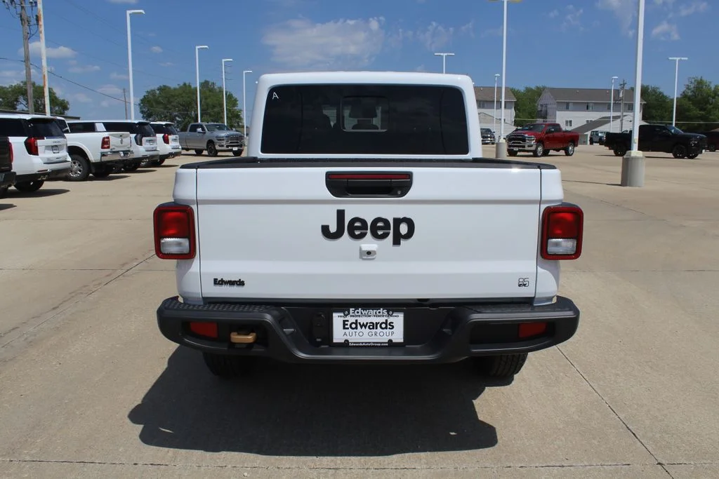 New 2026 Bright White Clear-Coat Exterior Paint Jeep 85th Anniversary Edition image 4