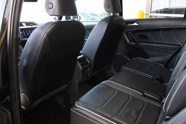 Used 2022  Volkswagen 2.0T SEL R-Line image 25