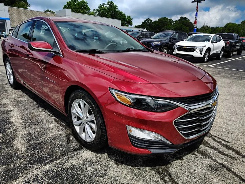 Used 2019 Red Chevrolet LT image 3