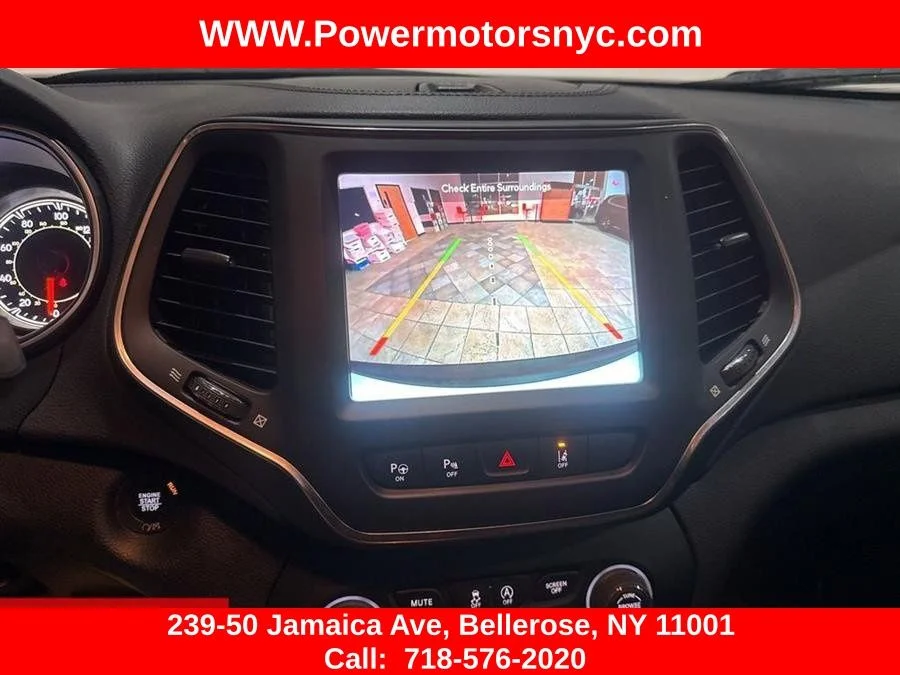 Used 2023 White Jeep Altitude image 44