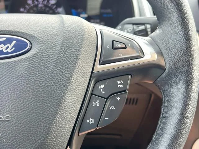 Used 2022 Black Ford SEL image 21