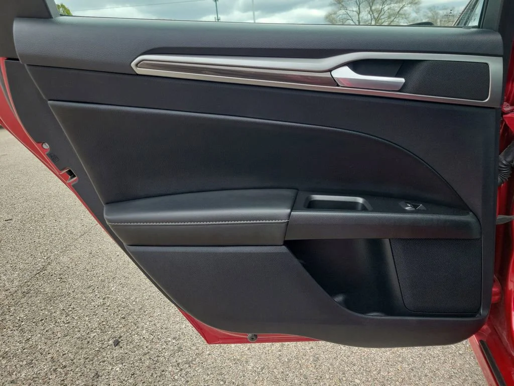 Used 2020 Red Ford SEL image 8