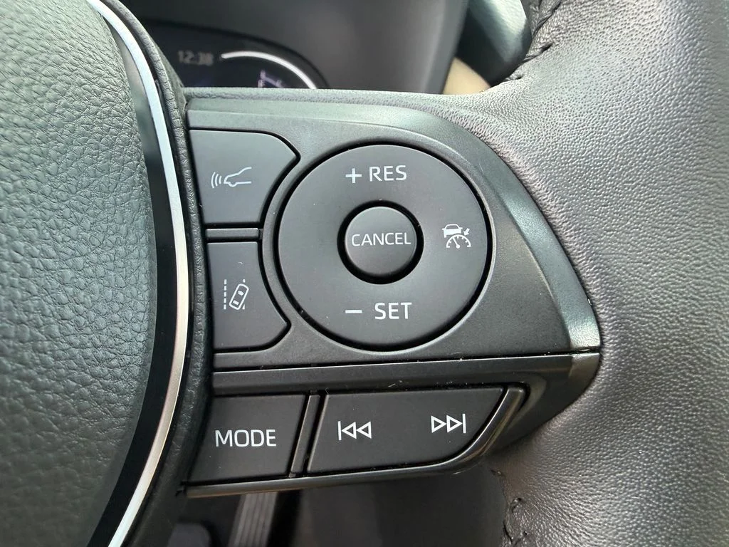 Used 2024 Blue Toyota XLE Premium image 17