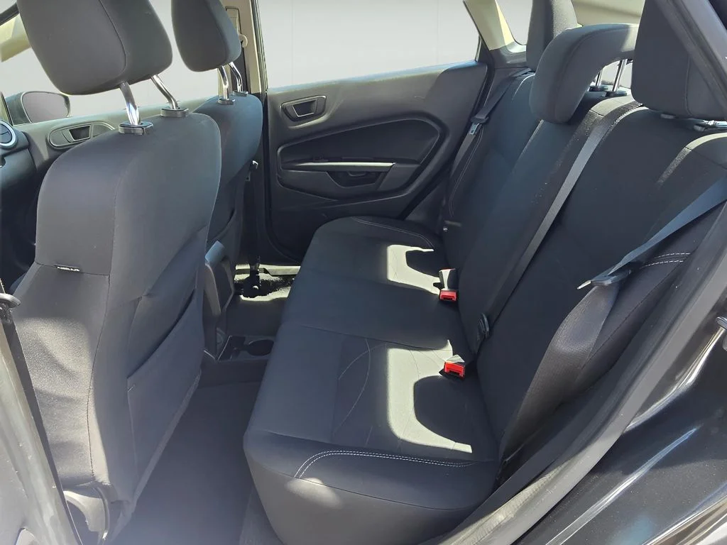 Used 2019 Magnetic Metallic Ford SE image 25