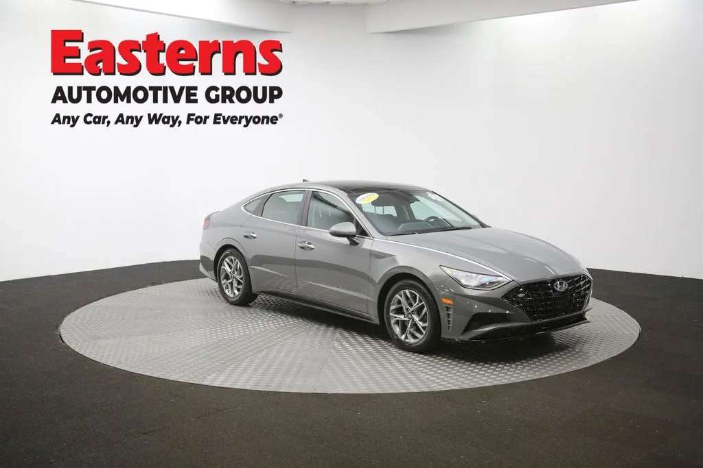 Used 2022 Gray Hyundai SEL image 47