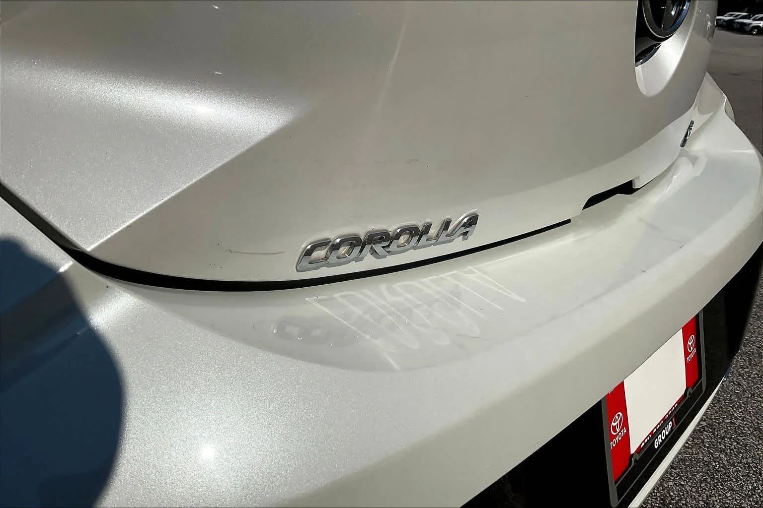 Used 2021 Wind Chill Pearl Toyota XSE image 30
