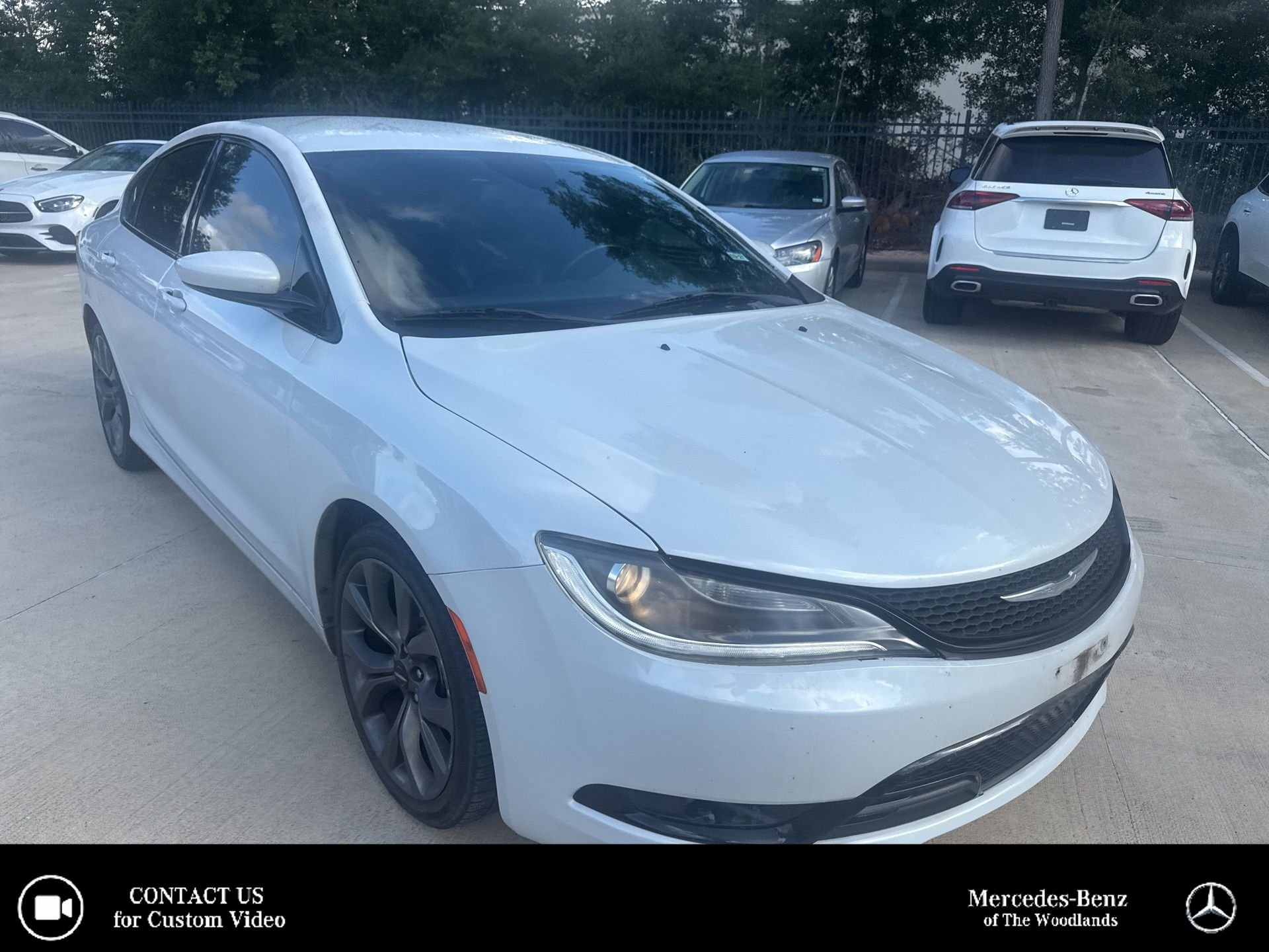 2015 Chrysler 200 S's photo