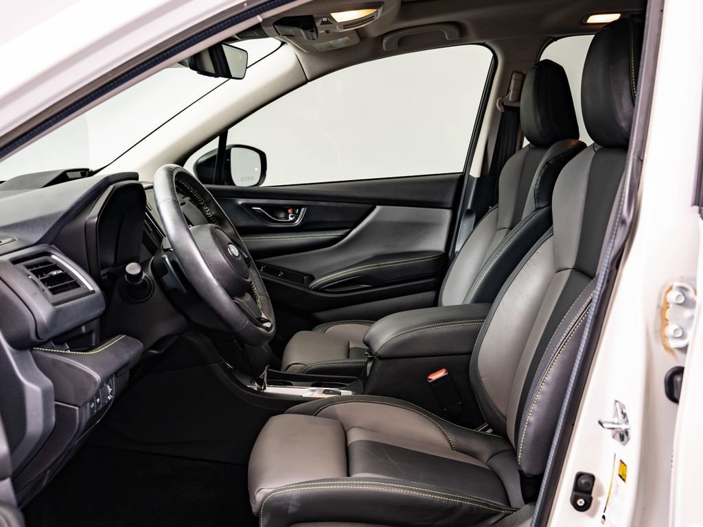 Used 2024 Crystal White Pearl Subaru Onyx Edition image 25