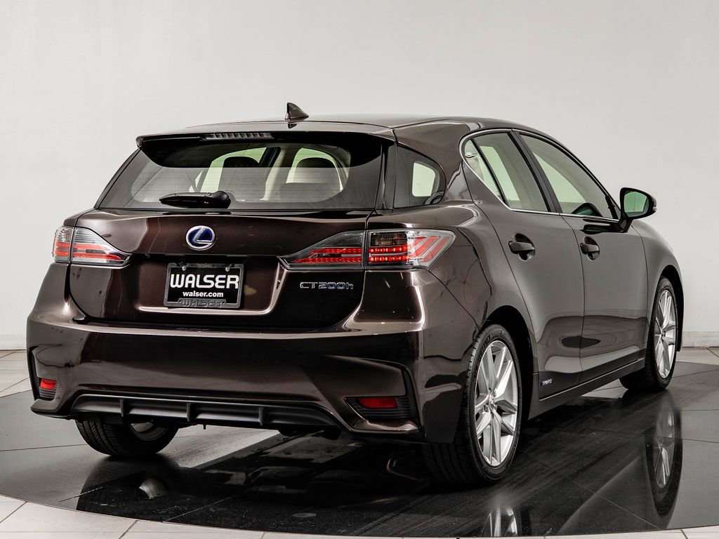 Used 2014 Pearl Lexus 200h image 10
