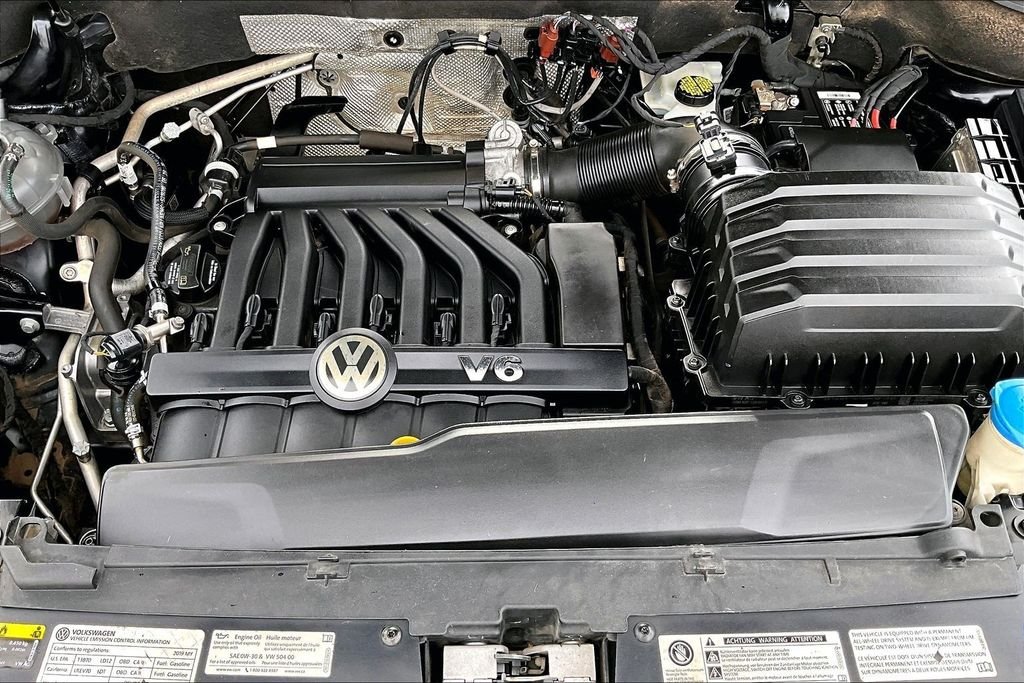 Used 2019 Black Volkswagen 3.6L V6 SE image 9