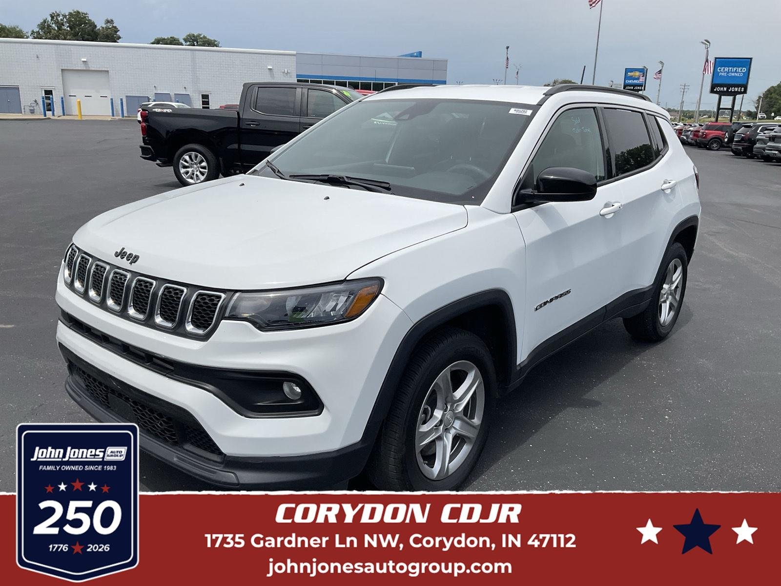 Used 2024 WHITE JEEP LATITUDE 4X4 image 1