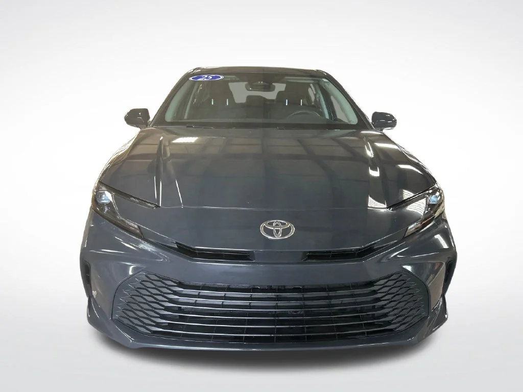 Used 2025  Toyota LE image 8