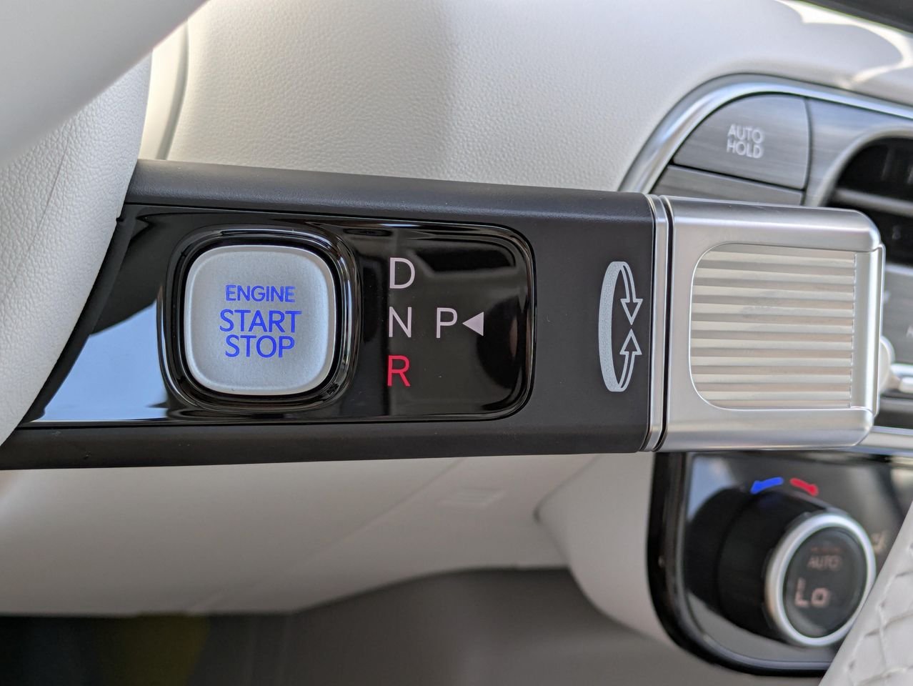 New 2027 Pacific Sapphire Pearl Hyundai SEL FWD image 40