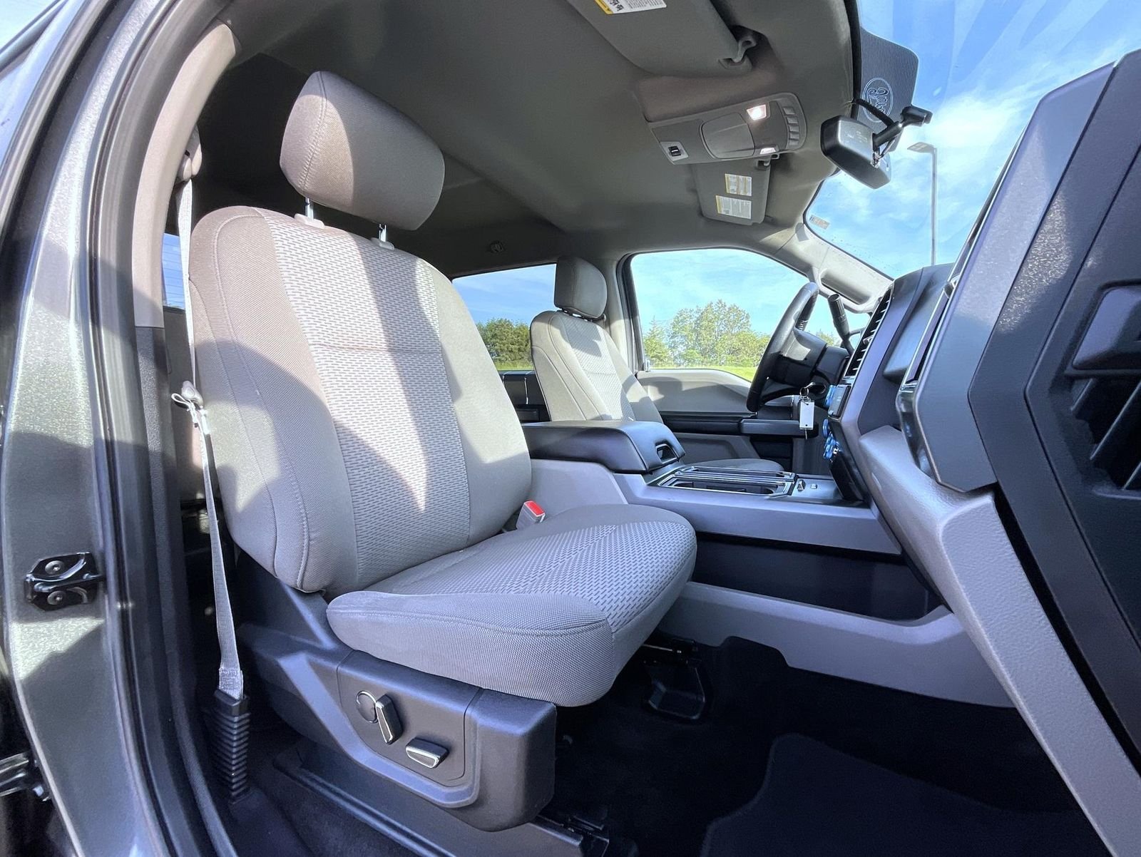 Used 2018 Gray Ford XLT image 16