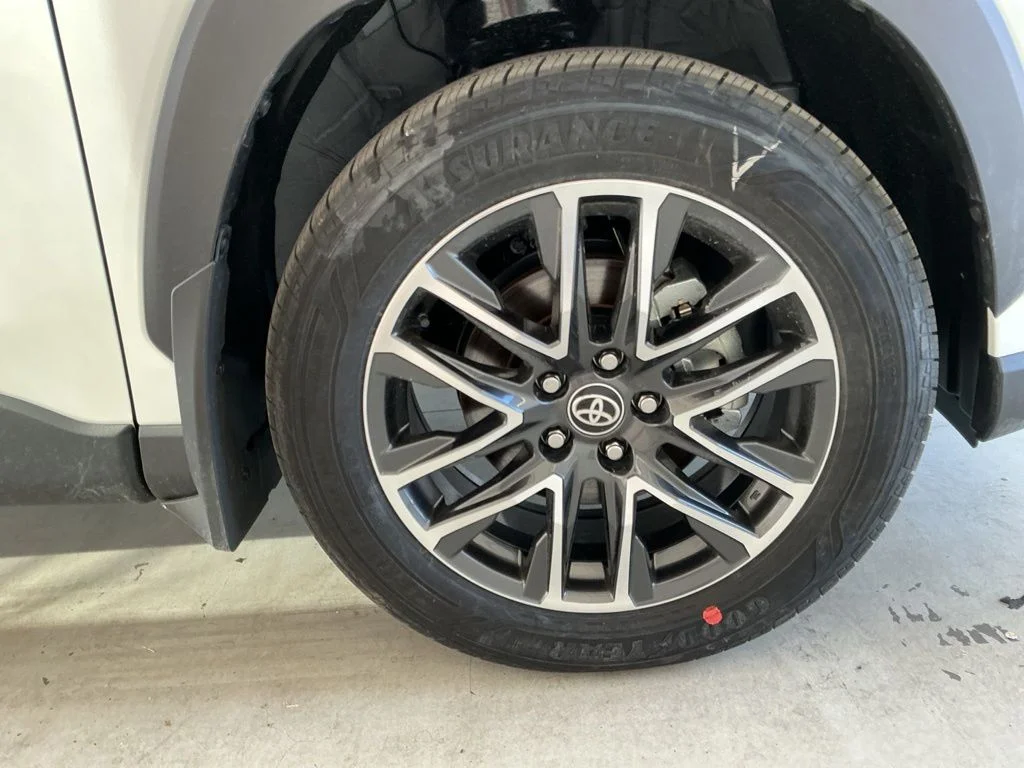 2026 Toyota Corolla Cross XLE - Photo 7