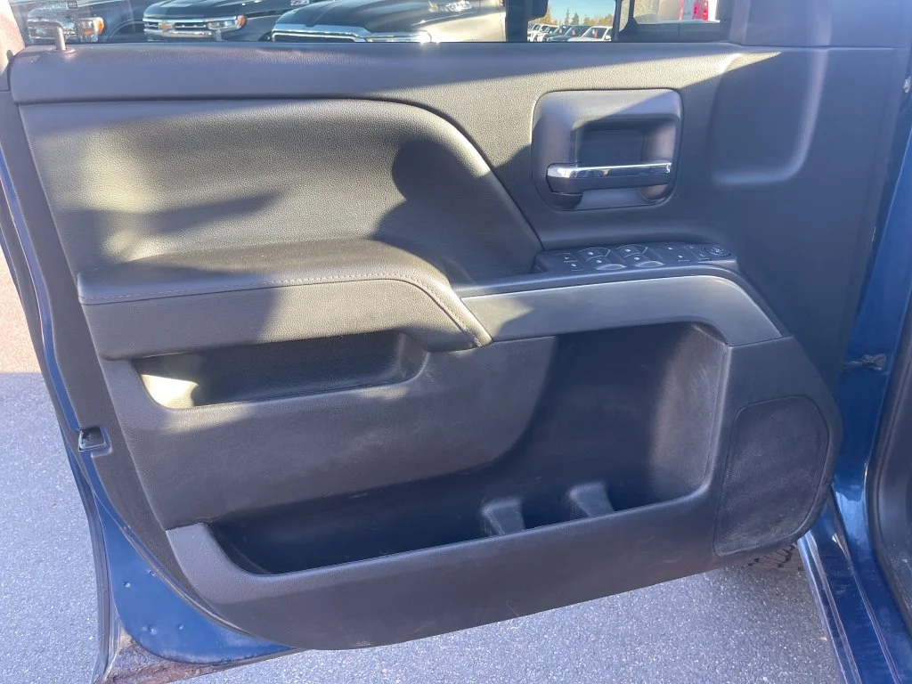 Used 2017 Blue Chevrolet LT image 13
