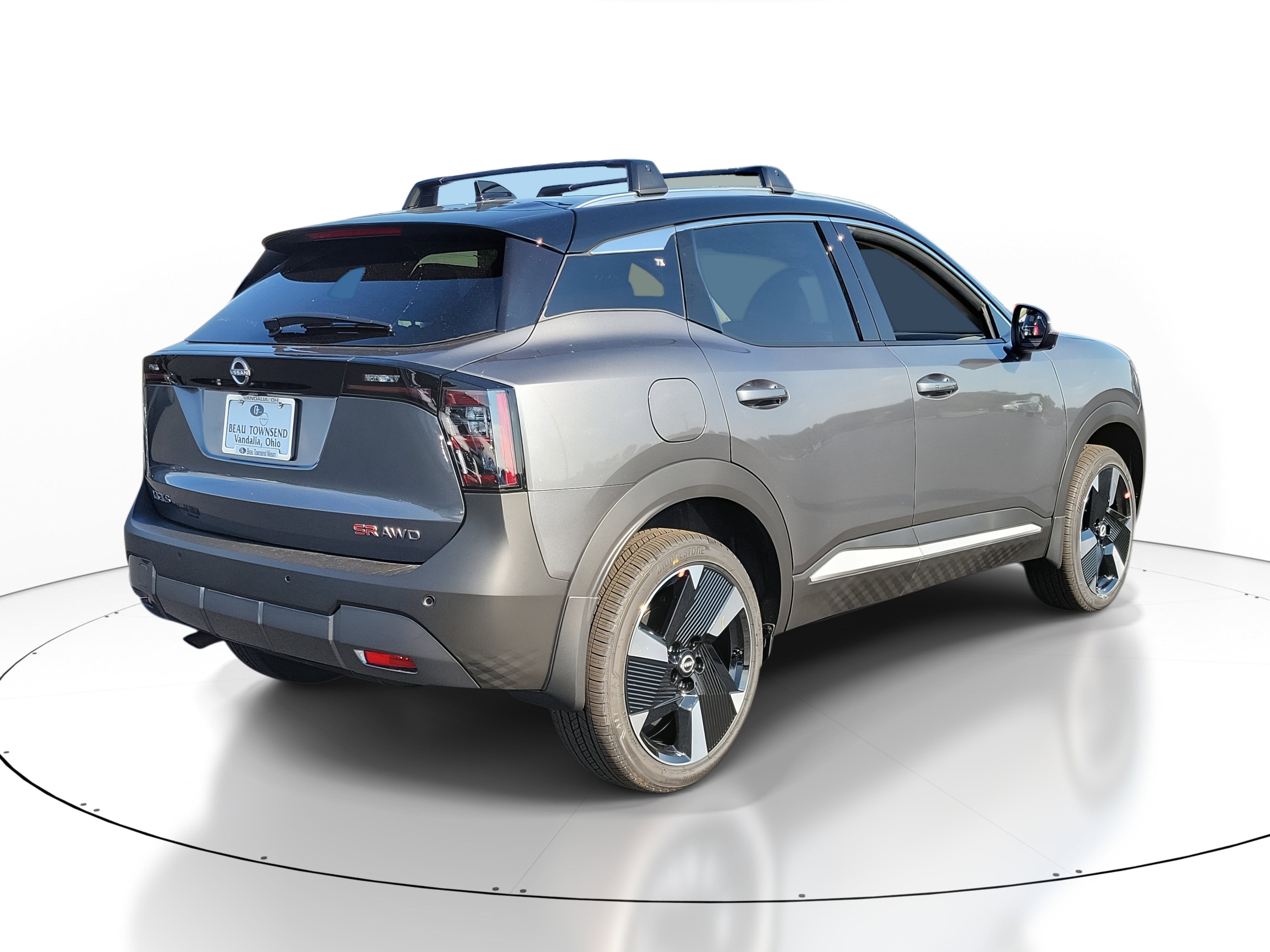 2026 Nissan Kicks SR photo 2