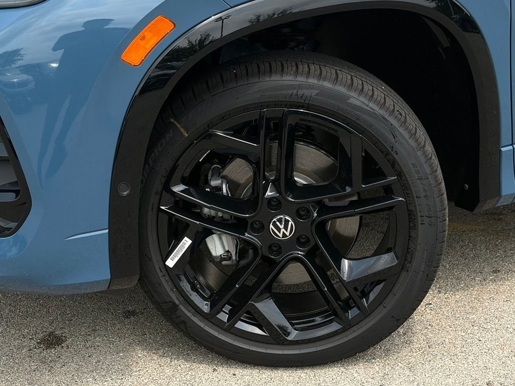 New 2026 Monterey Blue W/Deep Black Roof Volkswagen 2.0T SE R-Line Black image 4