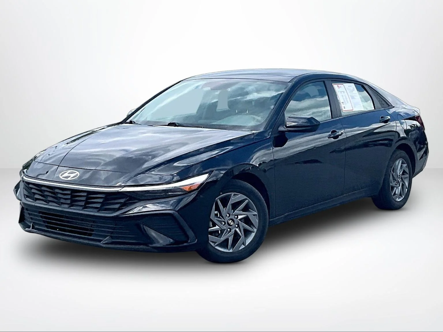 Used 2024 Black Hyundai SEL image 2