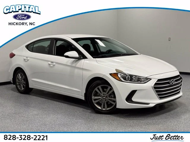 Used 2018 White Hyundai SEL image 1