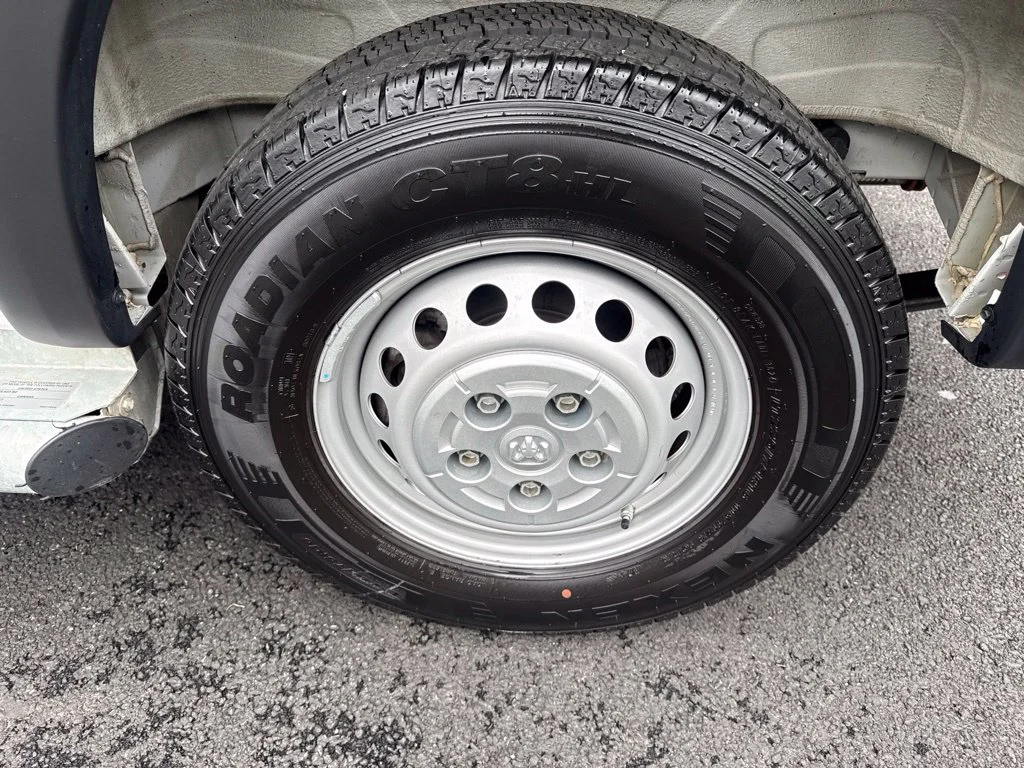 Used 2025 White Ram Base image 12