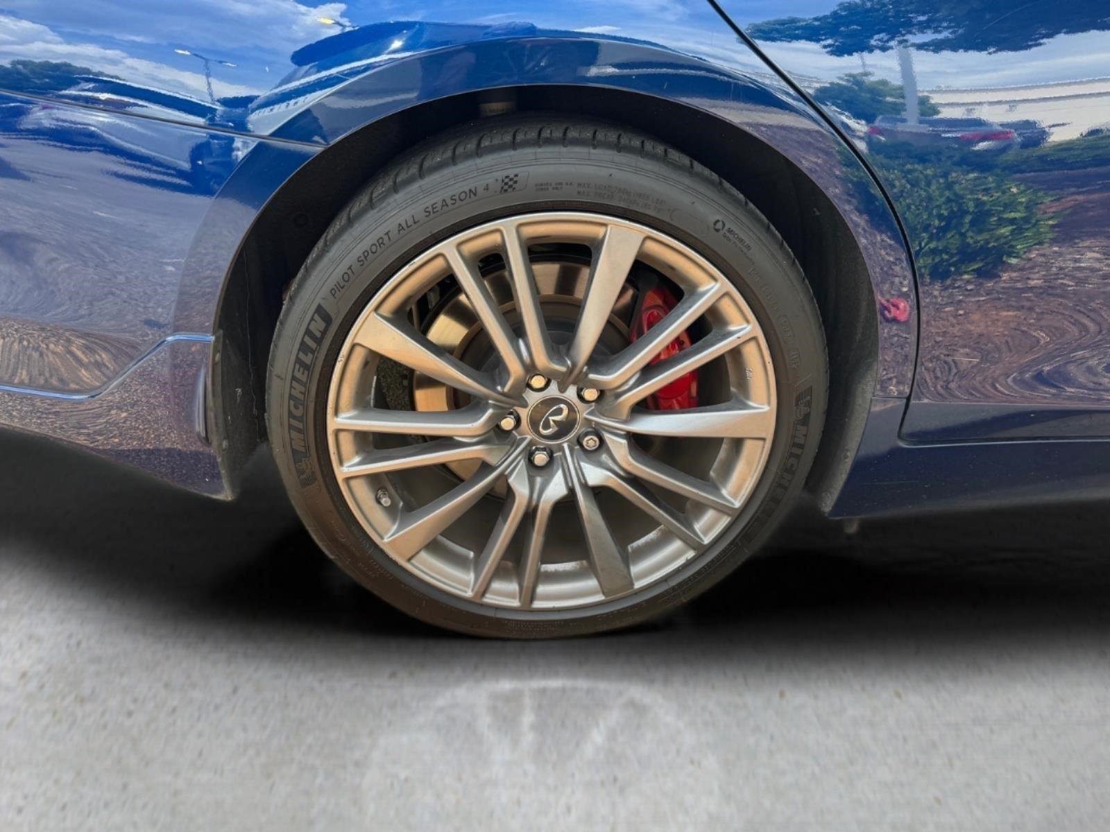 Used 2018 Iridium Blue INFINITI RED SPORT 400 image 15